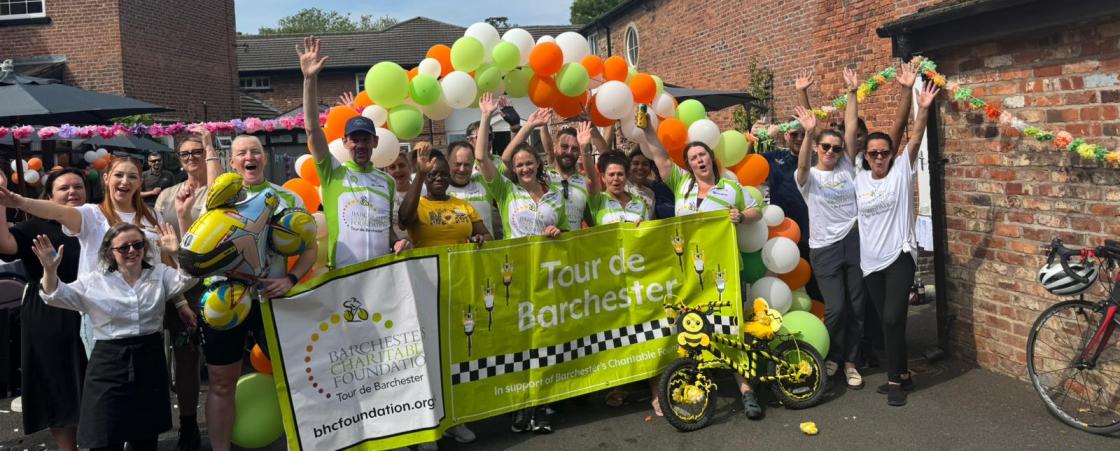Tour de Barchester group photo