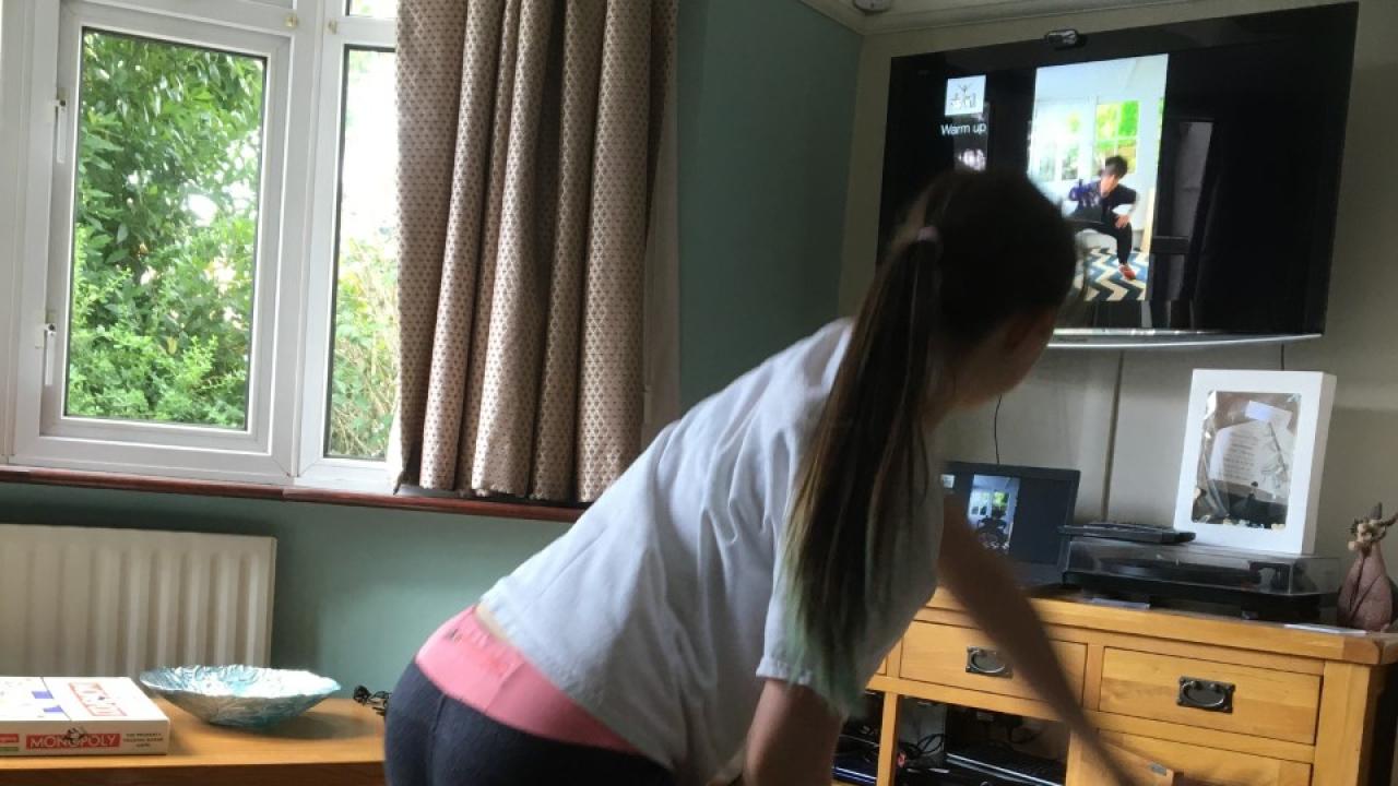 200294 Magpie Dance