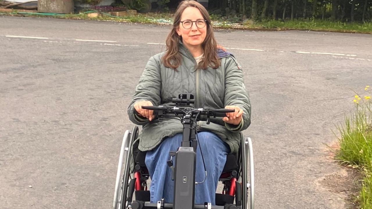 260337 Gemma with her handbike