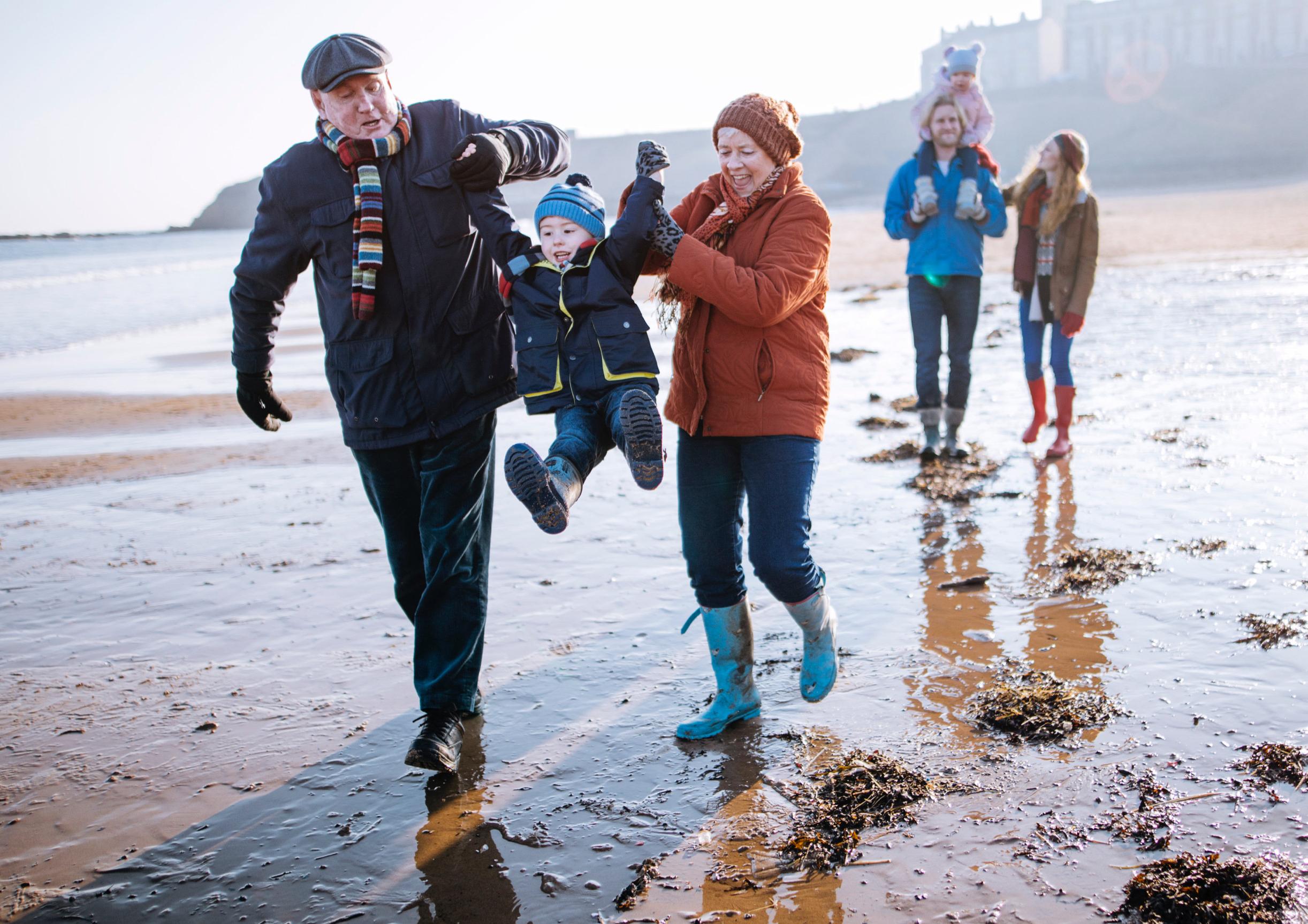 Turkey and Tinsel at the Winnock in Drymen