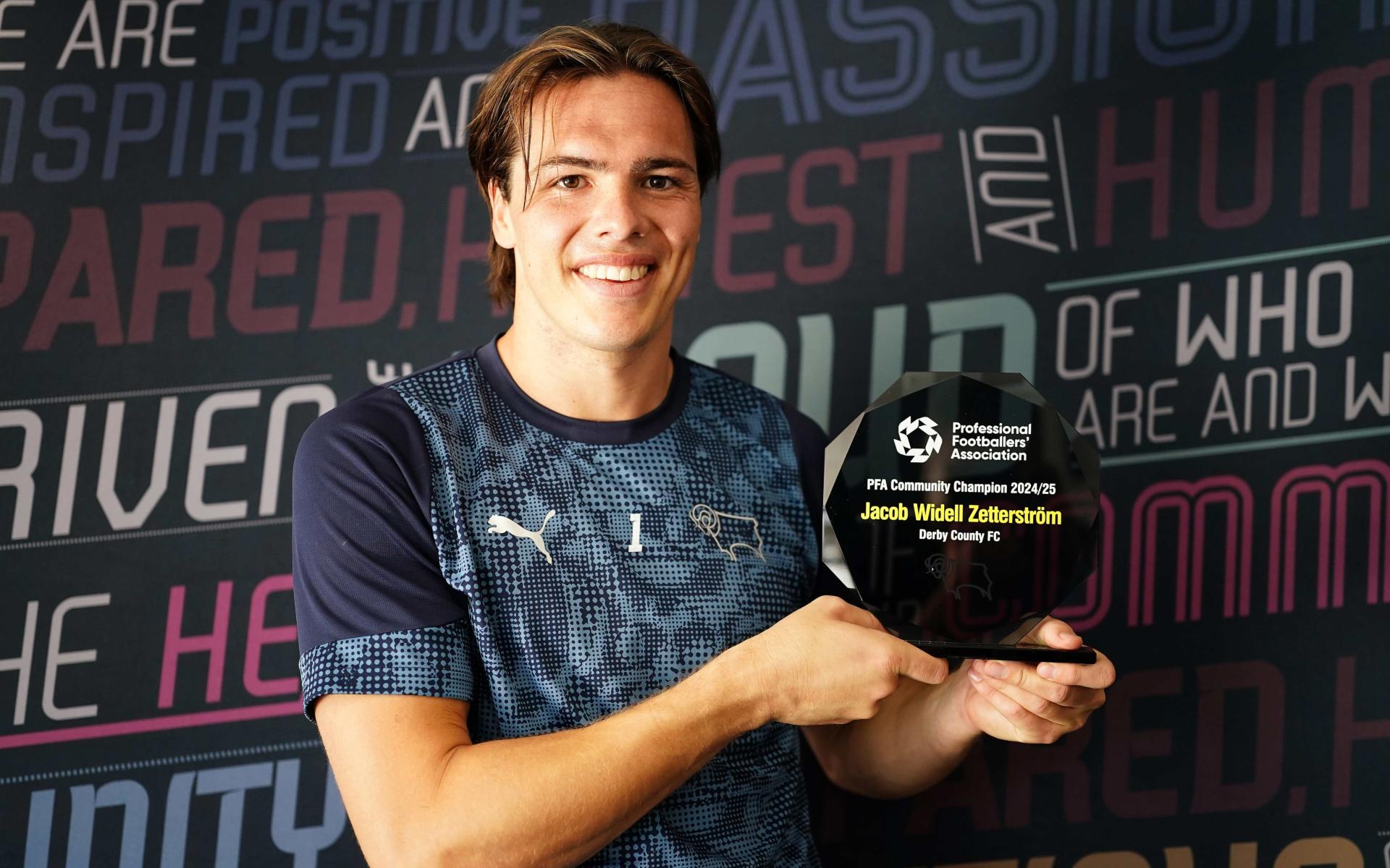 Zetterstrom with his award