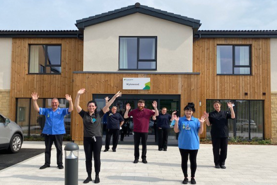 Wykewood-team-outside