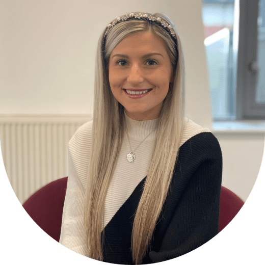 Chloe Hoggarth Headshot